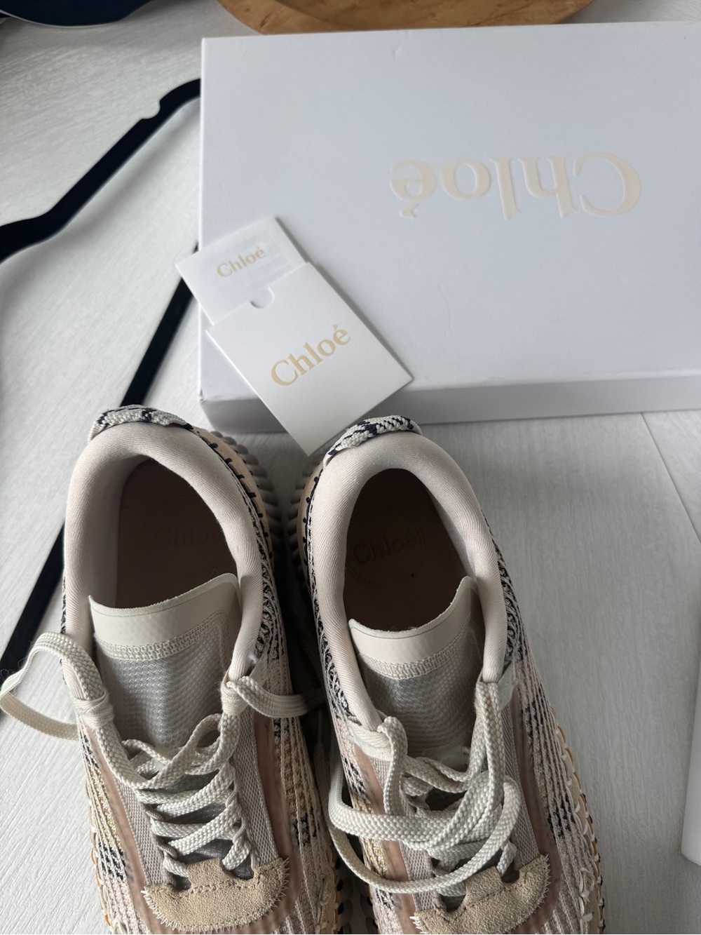 Chloé nama Beige and White Woven-Trim Sneakers - Picture 8 of 10